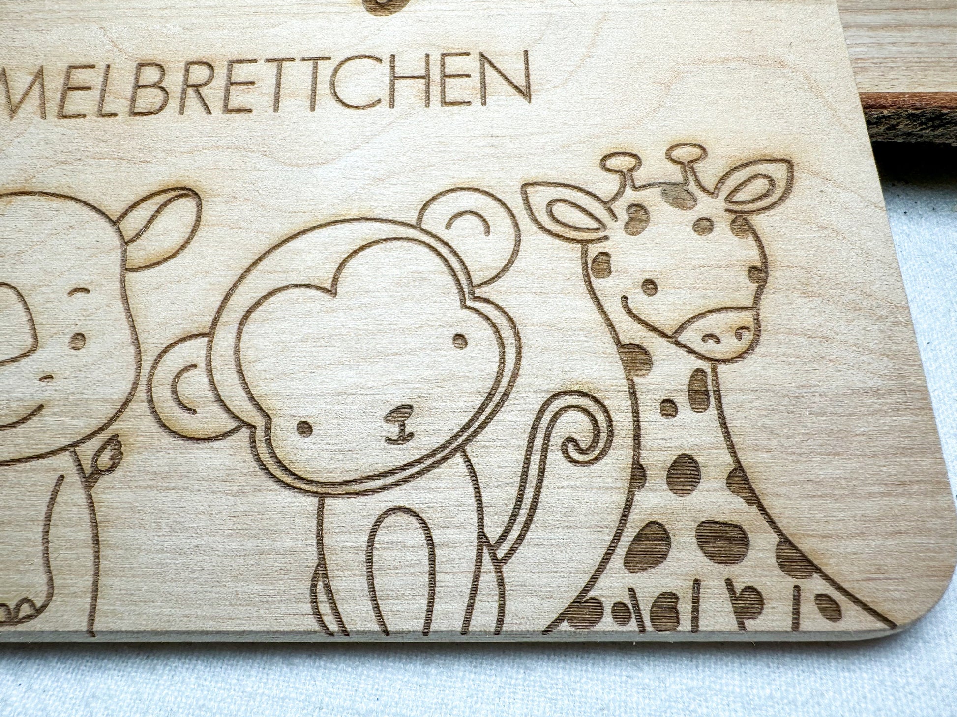 Frühstücksbrett personalisiert mit Name Wunschtext | Holzbrett Lasergravur | Geschenk Geburt Babygeschenk Taufe Vesperbrett | Tiere Safari