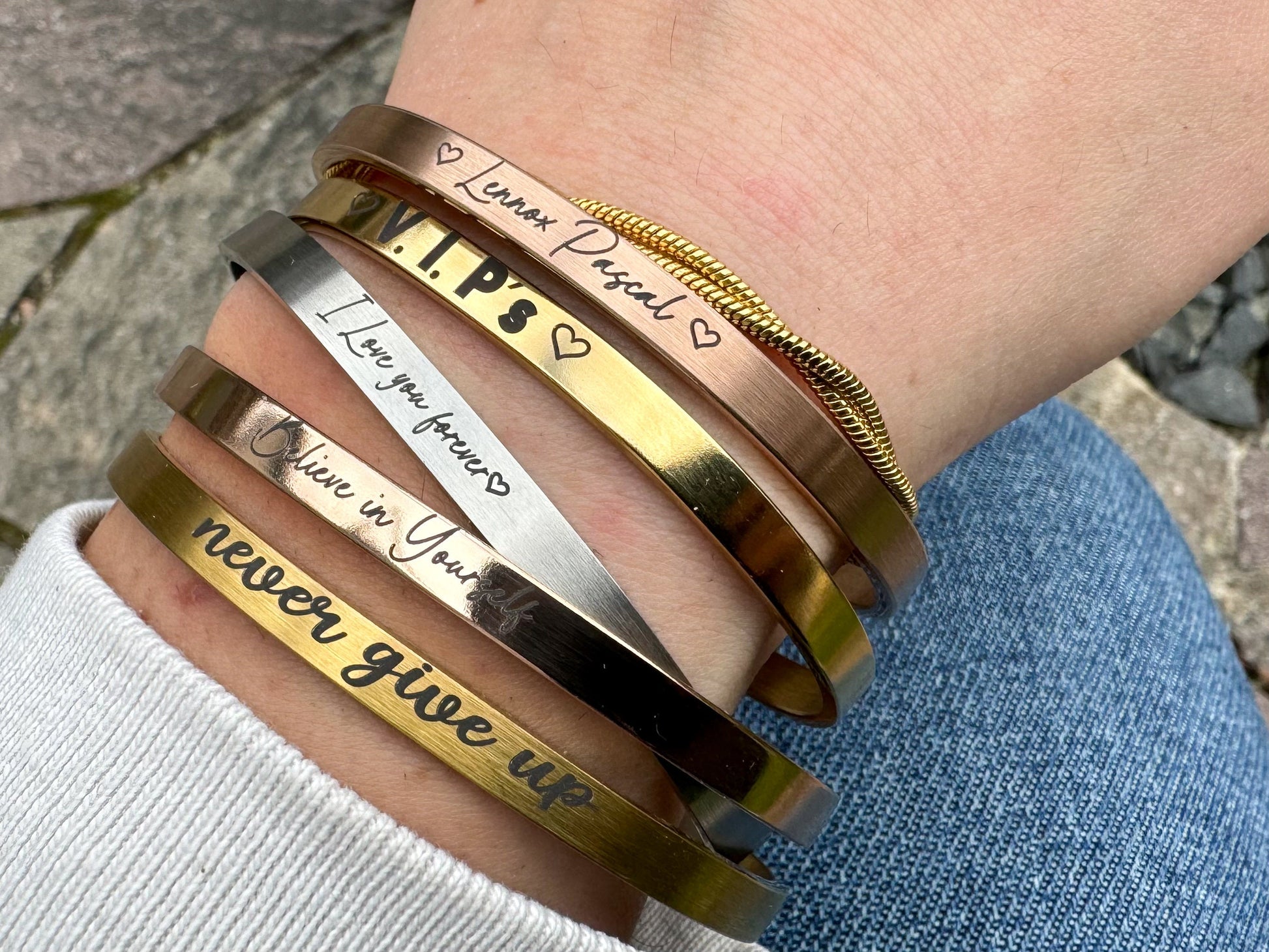 Armreif mit Gravur personalisiert | Gold Silber Rosegold Matt Glanz | Armband Damen | Wunschtext Grafik | Geschenk Frauen Freundin Mama