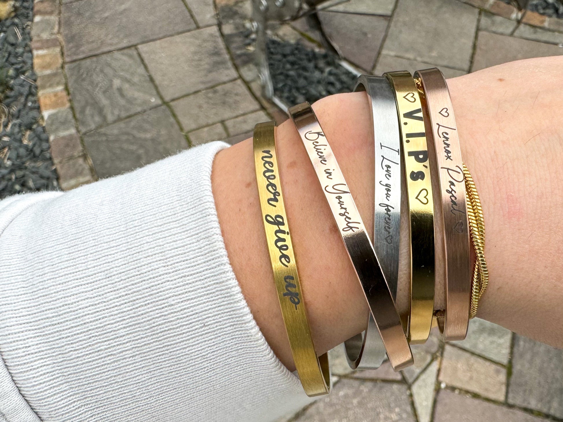 Armreif mit Gravur personalisiert | Gold Silber Rosegold Matt Glanz | Armband Damen | Wunschtext Grafik | Geschenk Frauen Freundin Mama