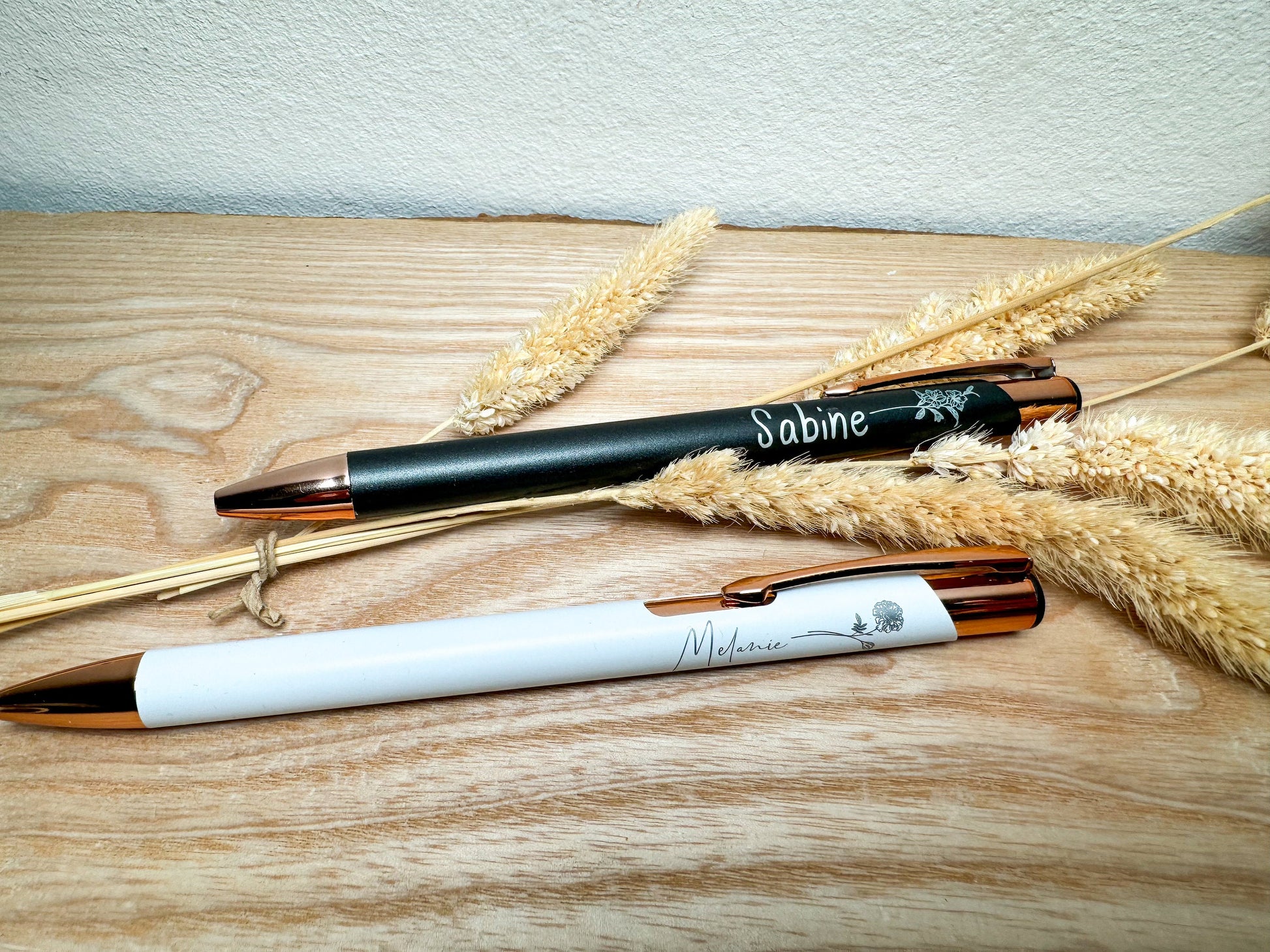 Personalisierter Metall-Kugelschreiber mit Gravur mit Name Geburtsblume