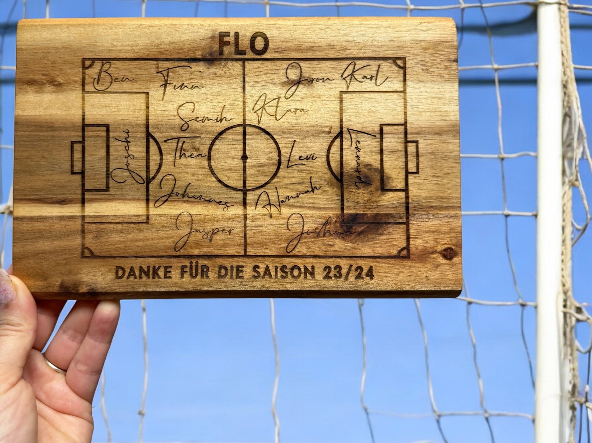 Abschiedsgeschenk Kindergarten Kita Schule Fußballfan | Schneidebrett für Trainer | Vesperbrett personalisiert | Holzbrett Handschrift