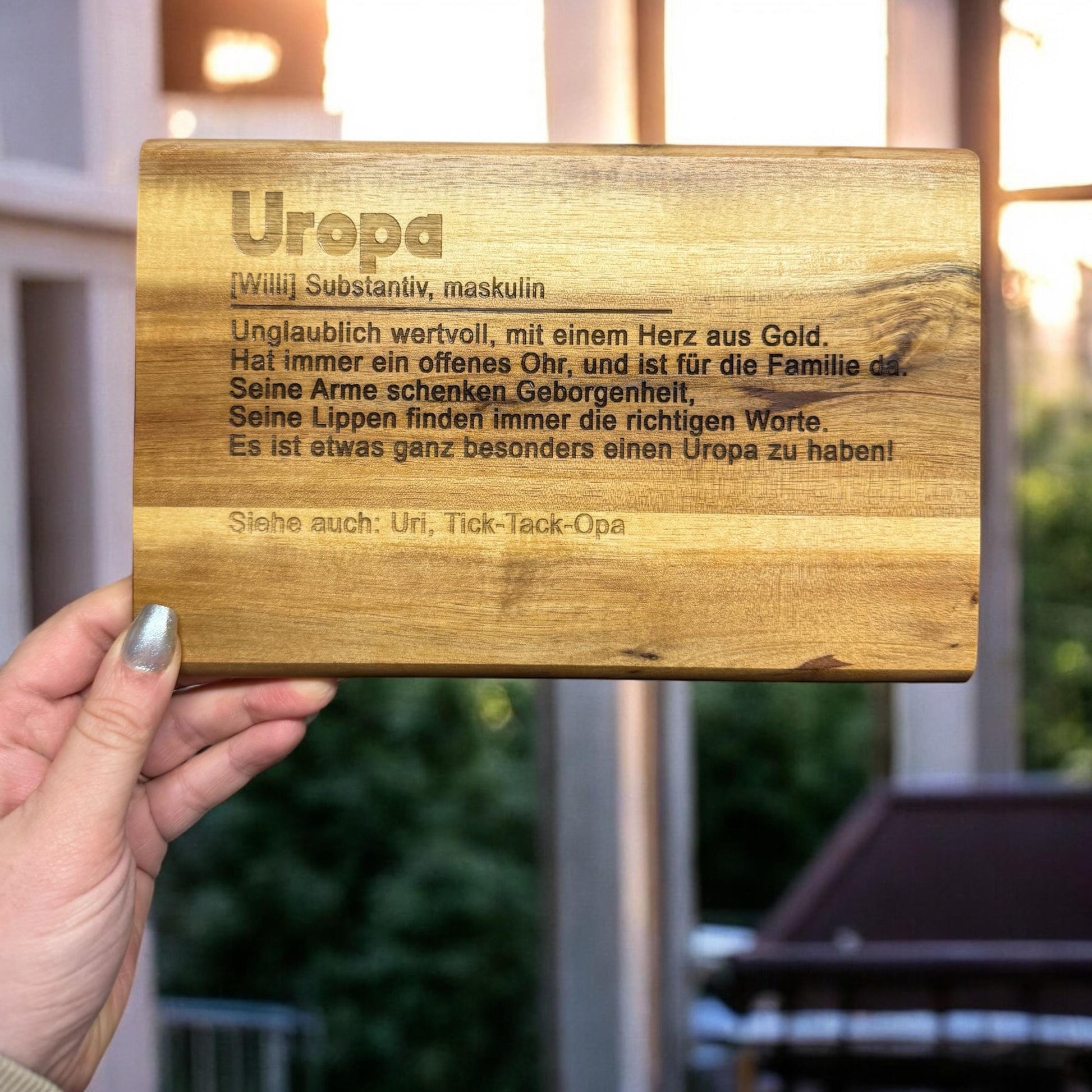 Holzbrett personalisiert Uroma Geschenk Uropa mit Name | Schneidebrett Frühstücksbrett Vesperbrett personalisiert | Holzbrett Lasergravur