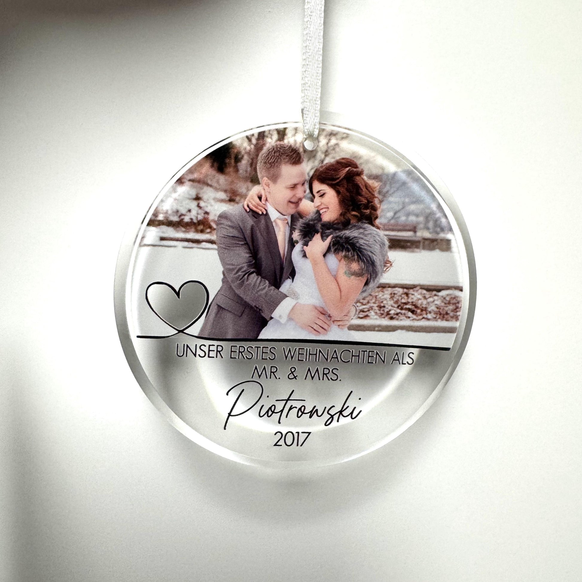 Glas Ornament mit Bild Brautpaar personalisiert Namen Jahr Kristallglas Anhänger Geschenkidee Hochzeit Ehemann Ehefrau Weihnachtsgeschenk