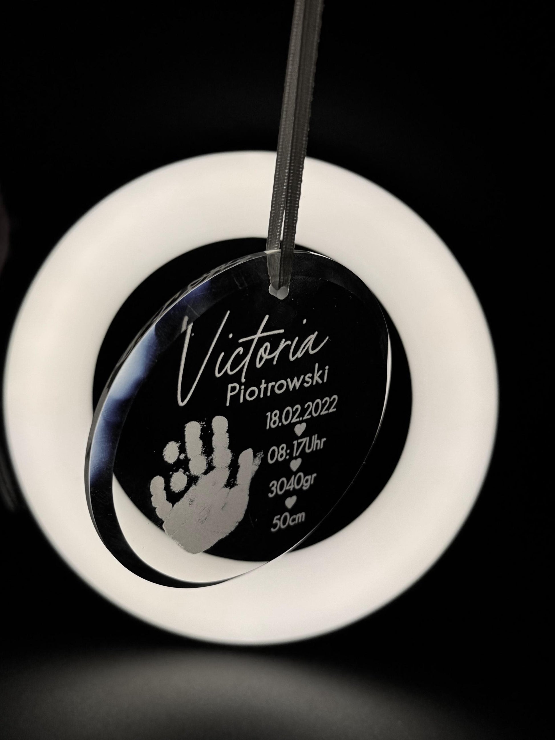 Glas Ornament mit Gravur personalisiert mit Name Handabdruck Kristallglas Anhänger Geburt Meilenstein Baby Geschenkidee Weihnachtsgeschenk