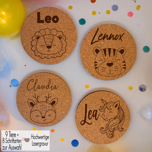 Kork Untersetzer für Gläser personalisiert Gravur Kinder Glasuntersetzer Taufe Gastgeschenk Mitgebsel Geburtstag Platzkarte Tiere Löwe Reh Einhorn Bär optimale Mitgebsel oder Mitbringsel auf Geburtstagen Feiern und co