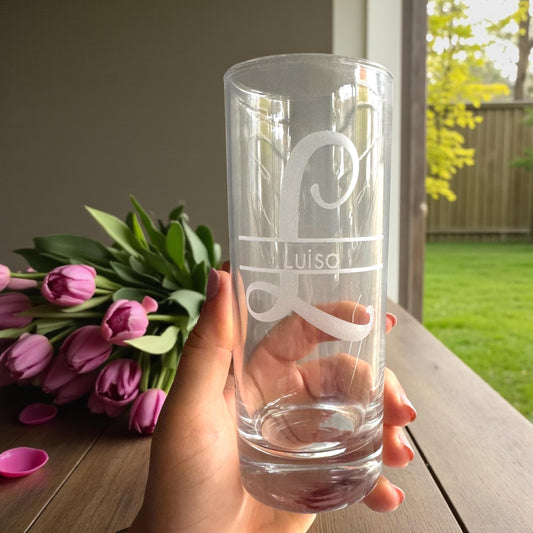 Trinkglas mit Gravur Name & Monogramm personalisiert Wasserglas Saft Geschenkidee Freundin Geschenk Frauen Mama Geburtstag Hochzeit Familie