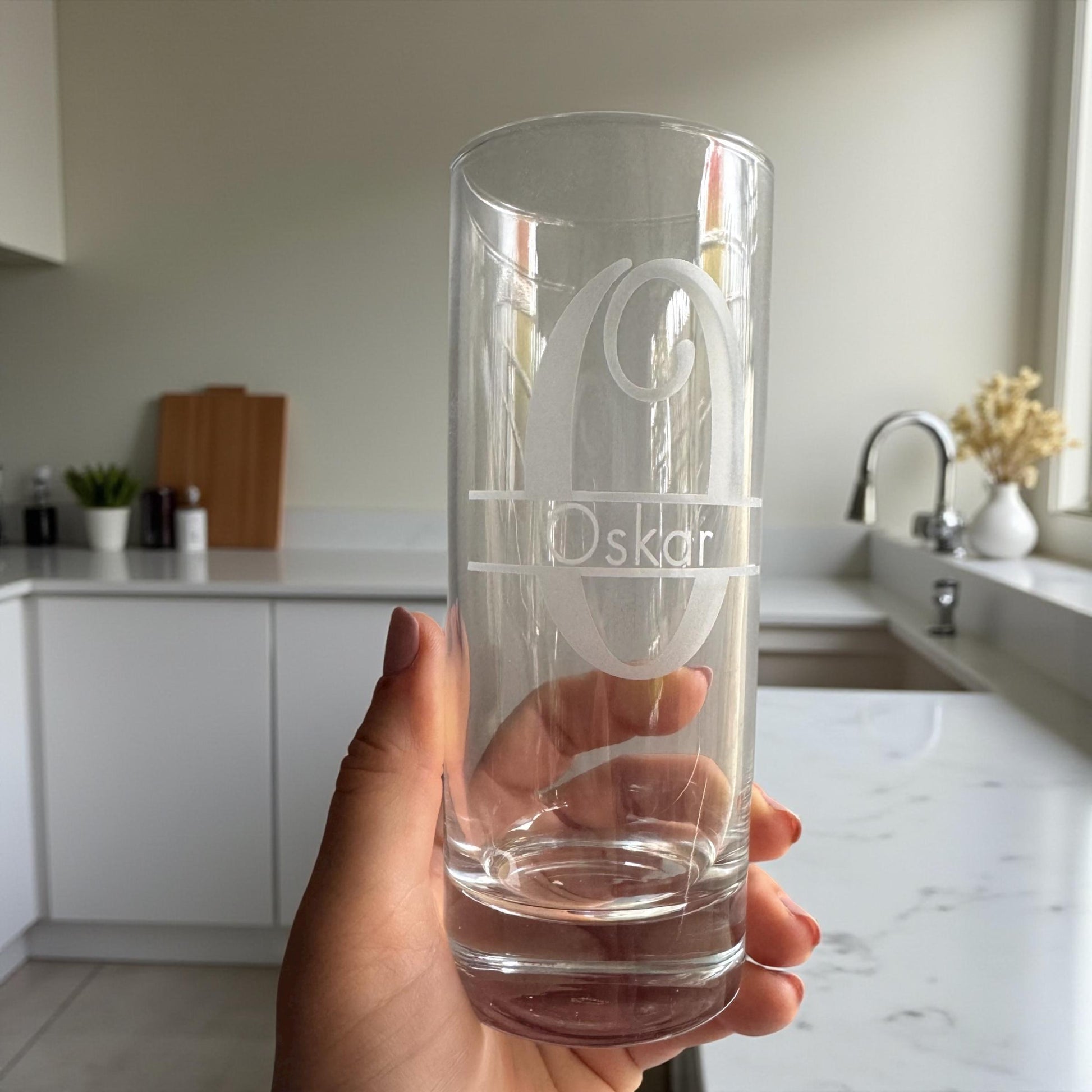 Trinkglas mit Gravur Name & Monogramm personalisiert Wasserglas Saft Geschenkidee Freundin Geschenk Frauen Mama Geburtstag Hochzeit Familie