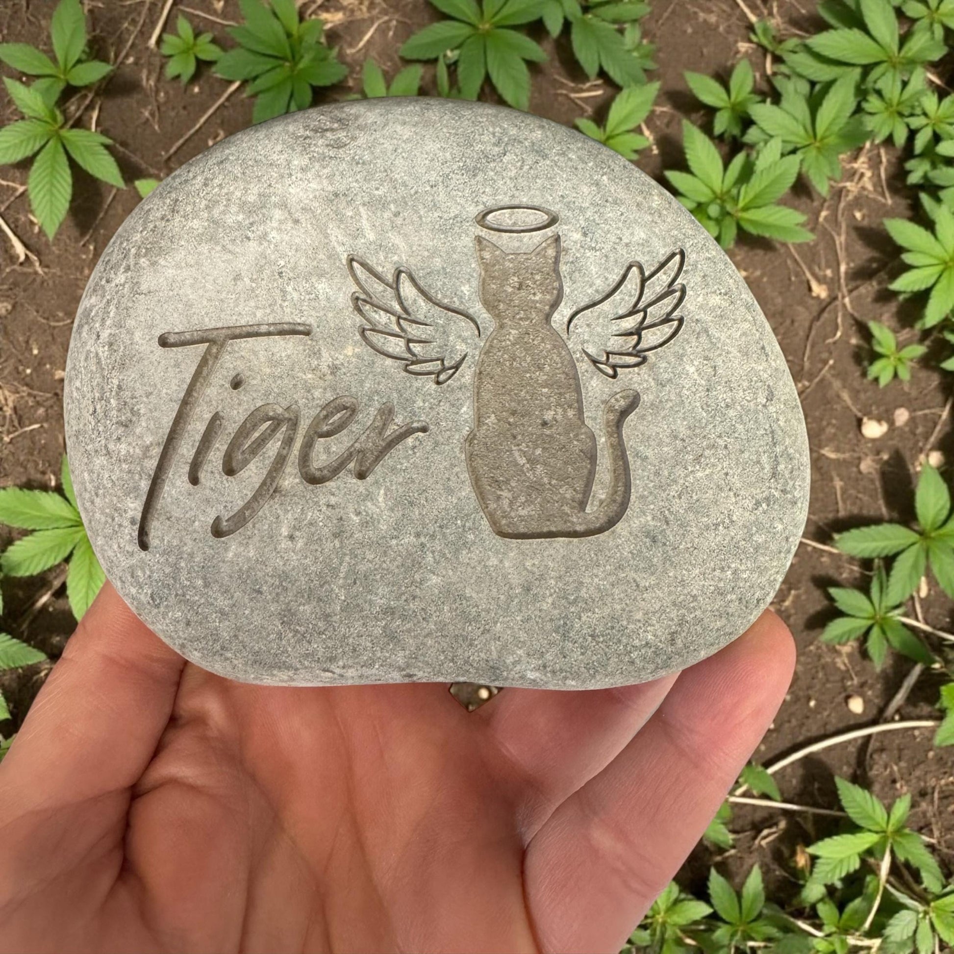 Gedenkstein mit Gravur Grabschmuck Natur Trauerstein Andenken Haustier Hund Katze Memorial Name Gedenktafel Trauerdeko Urnengrab Grabstein