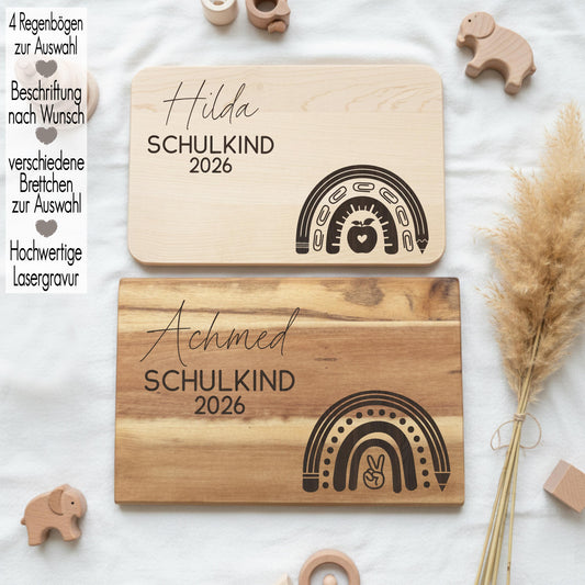Holz Vesperbrett Kind personalisiert Name | Schneidebrett mit Gravur | Geschenk Junge Mädchen Schultüte Einschulung Kita Abschied Regenbogen