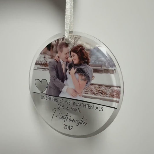 Glas Ornament mit Bild Brautpaar personalisiert Namen Jahr Kristallglas Anhänger Geschenkidee Hochzeit Ehemann Ehefrau Weihnachtsgeschenk