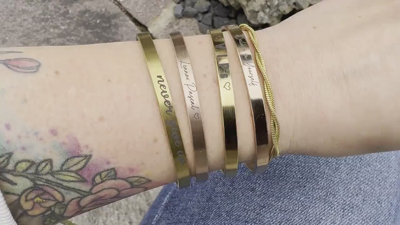 Armreif mit Gravur personalisiert | Gold Silber Rosegold Matt Glanz | Armband Damen | Wunschtext Grafik | Geschenk Frauen Freundin Mama